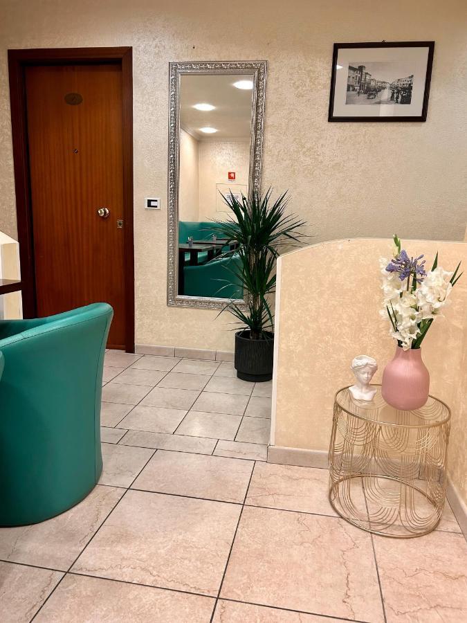 Liana Hotel